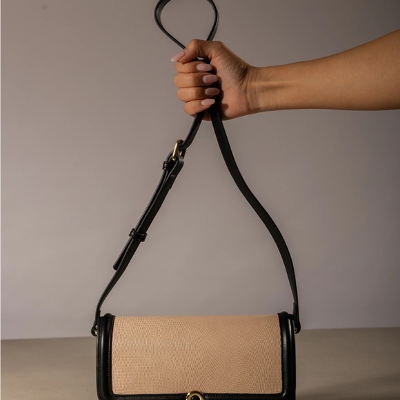 NWT Chic Beige and Black Crossbody Bag - Picture 2 of 5